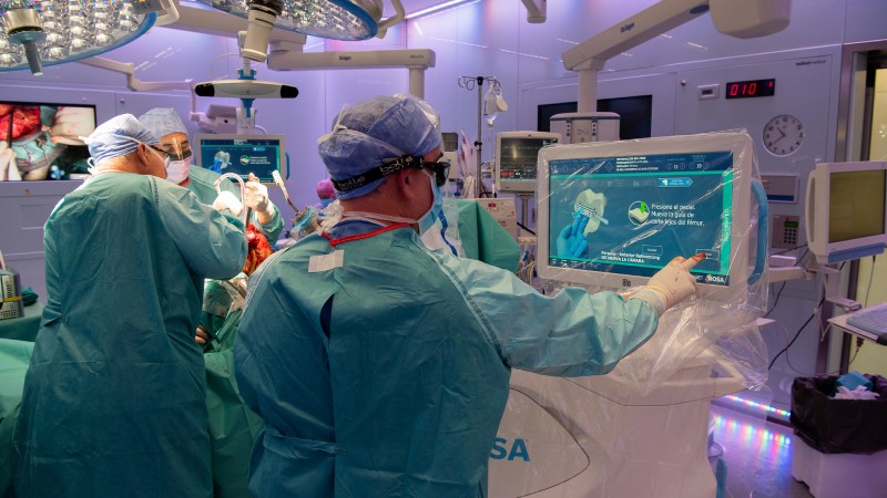 El Grupo Hospital Clínic se consolida como un referente en las cirugías robóticas de rodilla